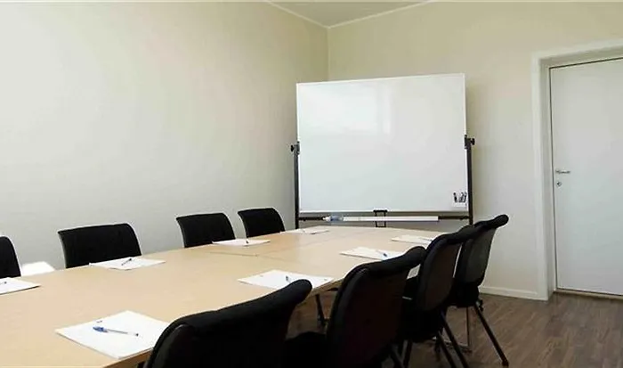 耶卢乌斯特达勒恩酒店 耶卢